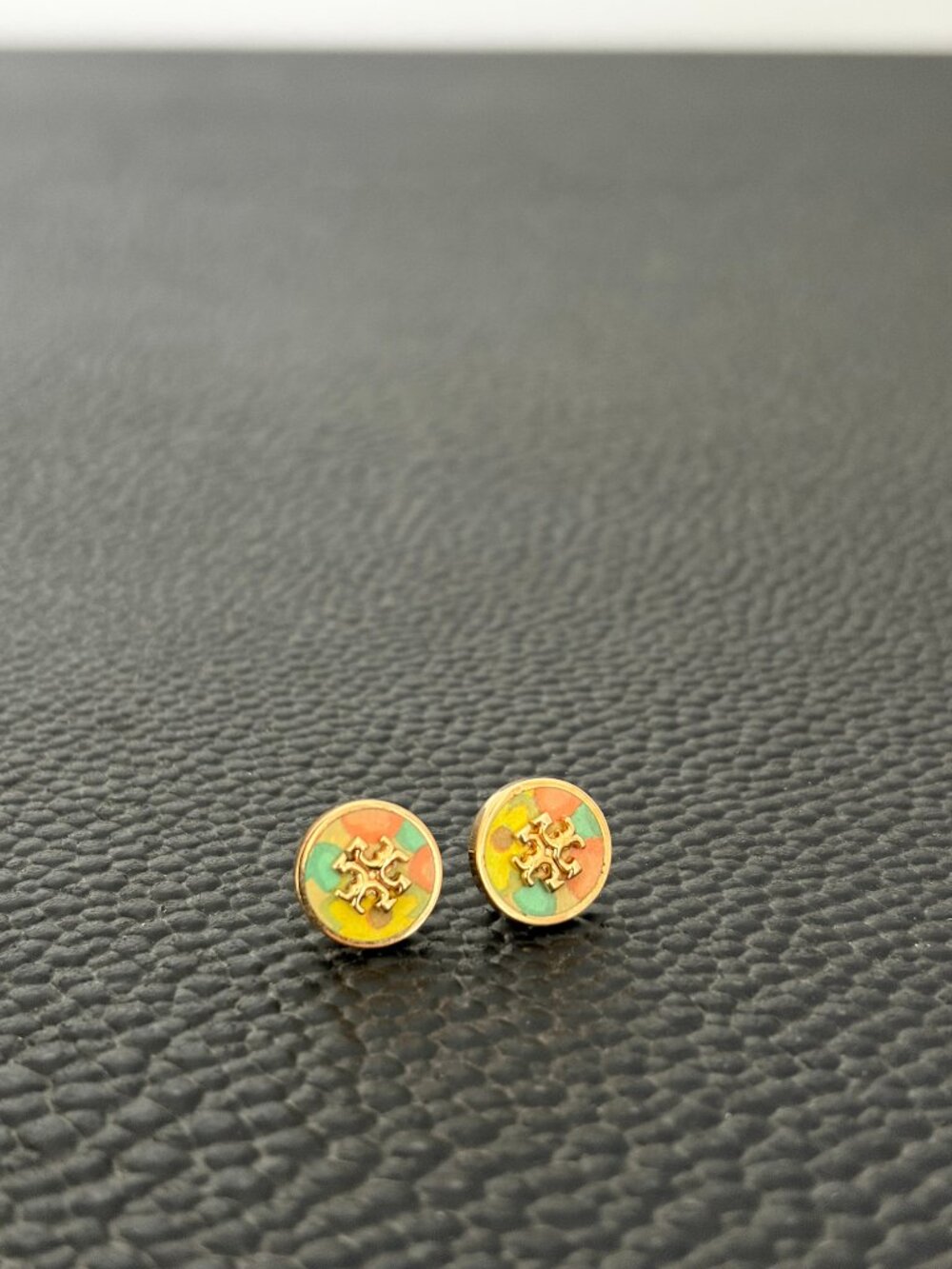 Tory Burch Kira Enamel Circle-Stud Earrings Multi color/Tory Gold OS